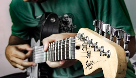 Eletric Guitar Intermediate level